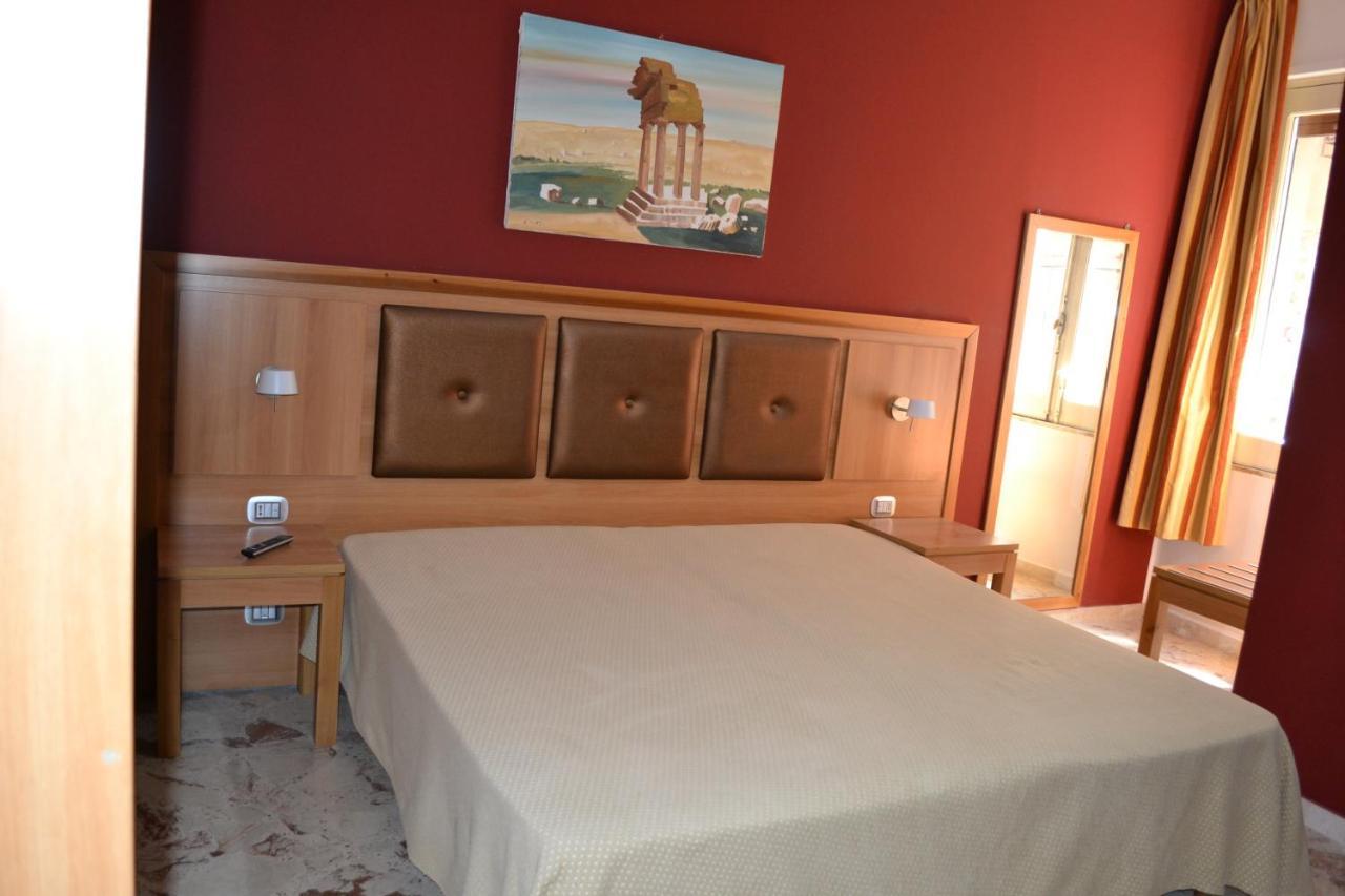 Casa Vacanze Lina Appartement San Mauro Castelverde Buitenkant foto
