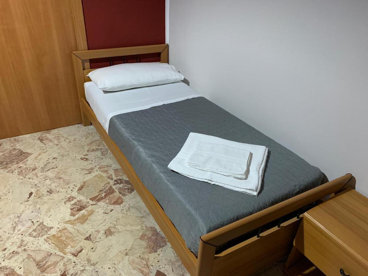 Casa Vacanze Lina Appartement San Mauro Castelverde Buitenkant foto