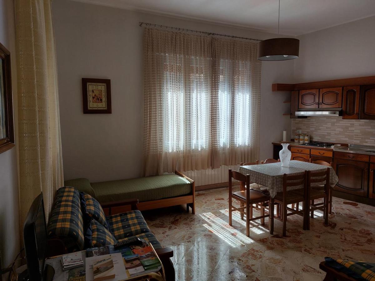 Casa Vacanze Lina Appartement San Mauro Castelverde Buitenkant foto